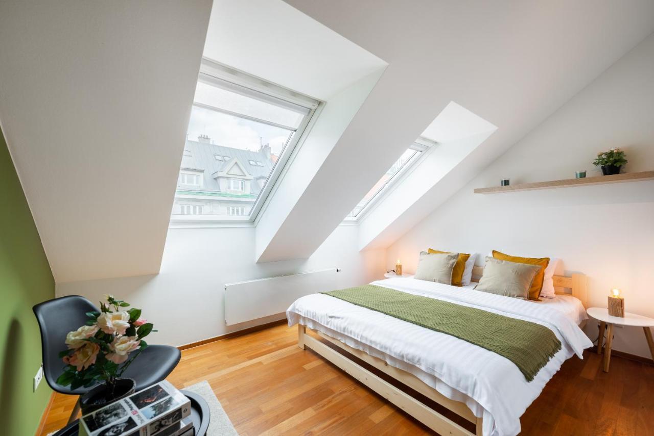 Apartment With 4 Bedrooms Prague Exterior photo